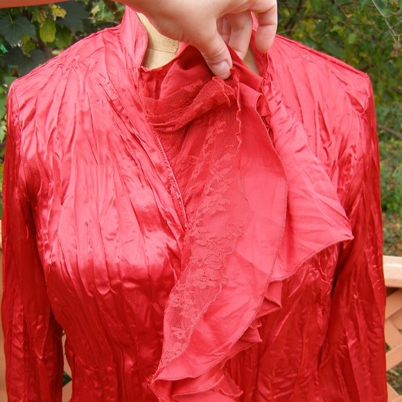 NWOT size M 6-8 Red Crinkle blouse by MDS California - Picture 7 of 10